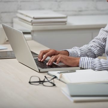Wie man einen Online-Kurs erstellt, der sich online verkauft 