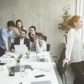 Wie Sie in 7 einfachen Schritten Ihre zwischenmenschlichen Fähigkeiten am Arbeitsplatz verbessern können 