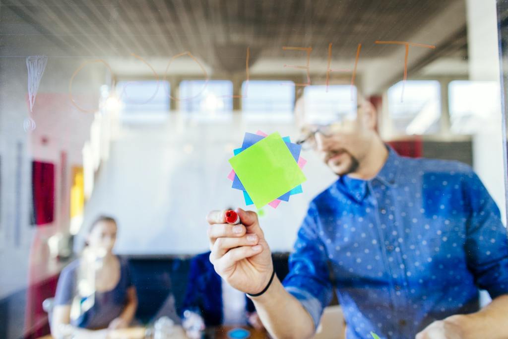 Wie Sie typische Schulungsherausforderungen mit individuellen eLearning-Lösungen überwinden 2 Wie Sie typische Schulungsherausforderungen mit individuellen eLearning-Lösungen überwinden