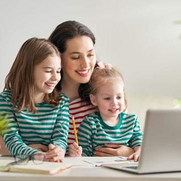 Was können Eltern tun, damit das Online-Lernen ihres Kindes ein Erfolg wird? 