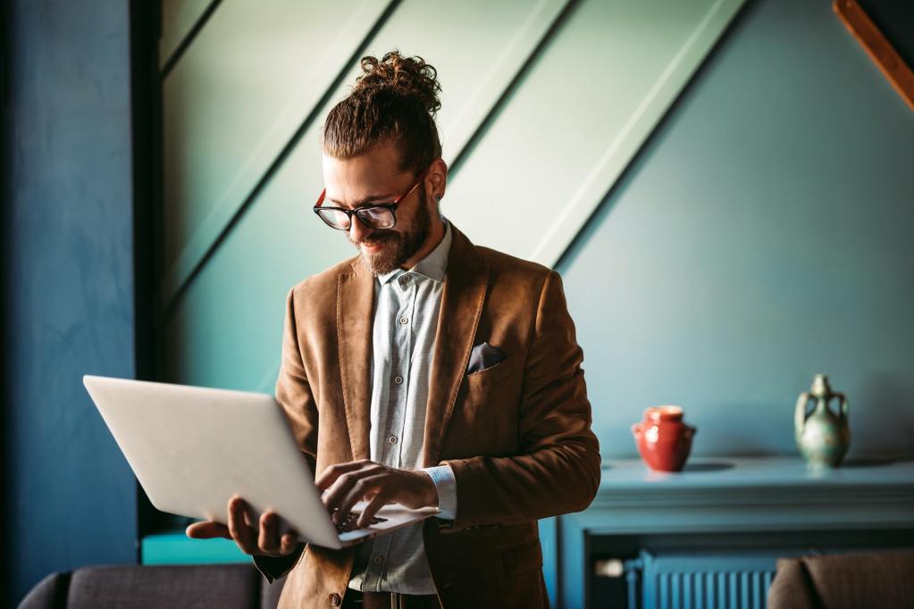 Was ist SEL? 3 Wege, wie soziales und emotionales Lernen das Verhalten von Mitarbeitern beeinflusst 2 Was ist SEL? 3 Wege, wie soziales und emotionales Lernen das Verhalten von Mitarbeitern beeinflusst