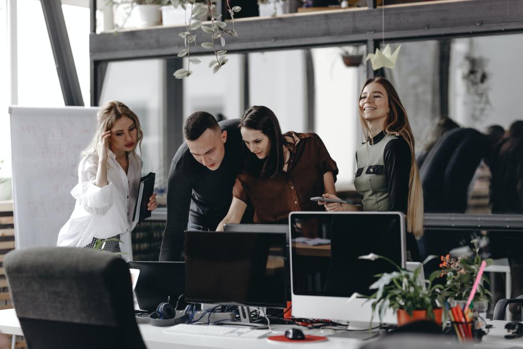 7 Tipps, wie Sie Social-Media-affine Mitarbeiter zu Online-Coaches mit Peer-Unterstützung machen 2 7 Tipps, wie Sie Social-Media-affine Mitarbeiter zu Online-Coaches mit Peer-Unterstützung machen