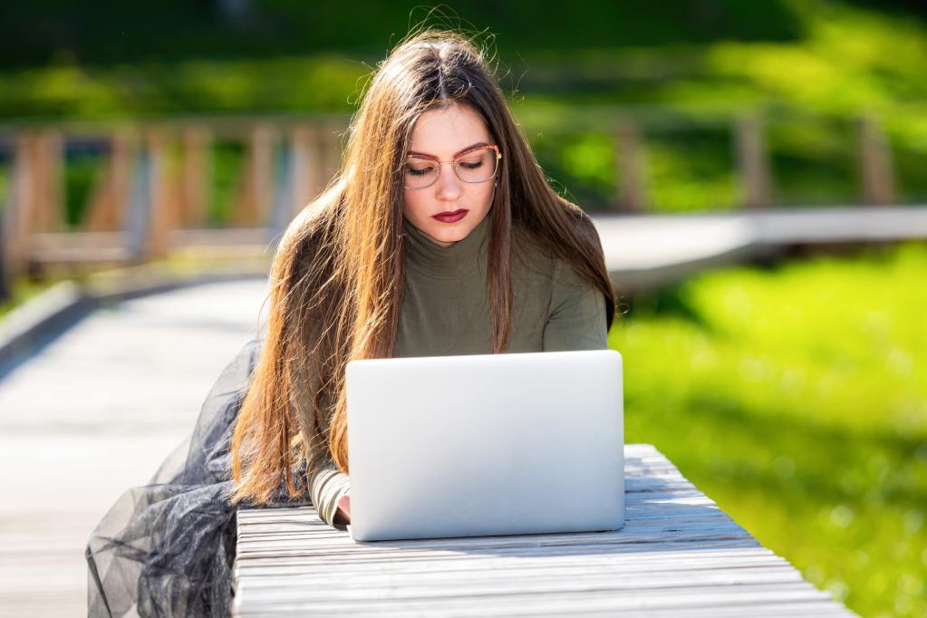 5 Gründe, warum die Bildungsindustrie die Online-Technologie einsetzen sollte 2 5 Gründe, warum die Bildungsindustrie die Online-Technologie einsetzen sollte