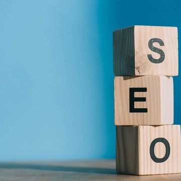 Nutzen Sie die SEO-Konkurrenzanalyse, um interessante Themen zu finden und Buyer Personas im Bereich eLearning zu identifizieren 