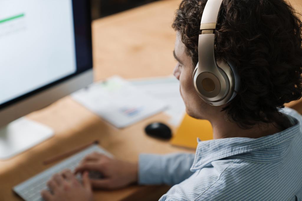 Weniger ist mehr: Tipps zur Nutzung virtueller Schulungstechnologie in Ihrem Unternehmen 2 Weniger ist mehr: Tipps zur Nutzung virtueller Schulungstechnologie in Ihrem Unternehmen