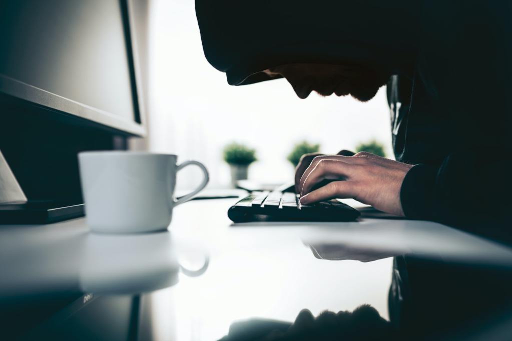 Wie hoch ist das Risiko einer Datenpanne beim cloudbasierten eLearning? 2 Wie hoch ist das Risiko einer Datenpanne beim cloudbasierten eLearning?