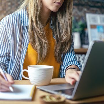 Wie unterscheidet sich Hybrid Learning von Blended Learning? 