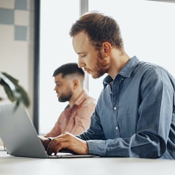 Wie schult man Mitarbeiter für ein neues System? 