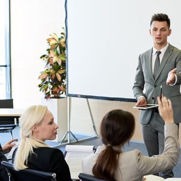 Wie wichtig ist Vertriebscoaching für Unternehmen, um ihre Ziele zu erreichen? 
