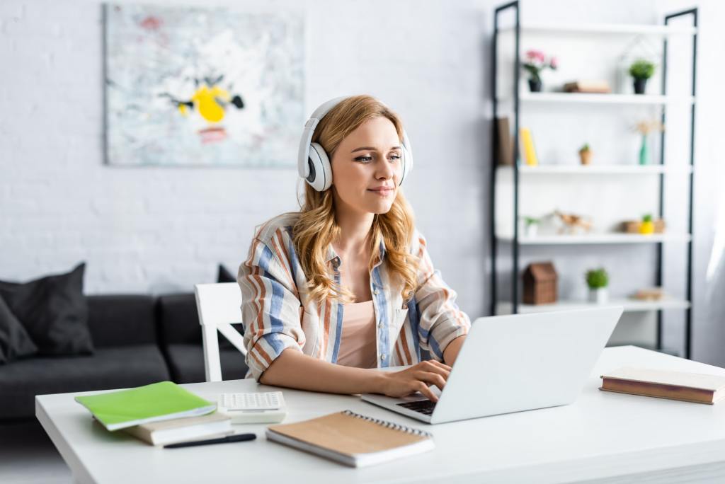 Strategien und Techniken, mit denen Sie überzeugende und fesselnde eLearning-Inhalte erstellen können 2 Strategien und Techniken, mit denen Sie überzeugende und fesselnde eLearning-Inhalte erstellen können