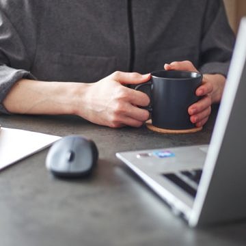Der Wechsel zu einem hybriden Arbeitsmodell: Auf welche Fähigkeiten kommt es an? 