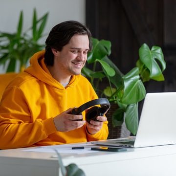 Wie man ein Schulungsprogramm für den hybriden Arbeitsplatz erstellt 