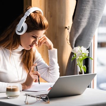 4 Möglichkeiten, Ihre Online-Schulungskurse mit Audiomaterial zu bereichern 