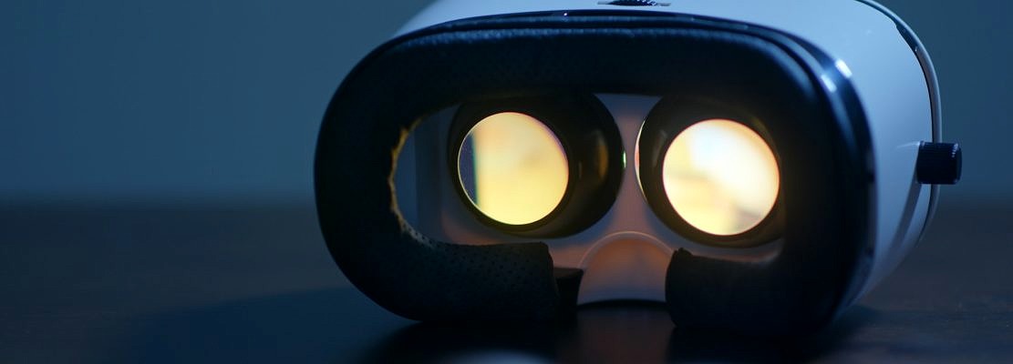 Virtual reality play movie inside