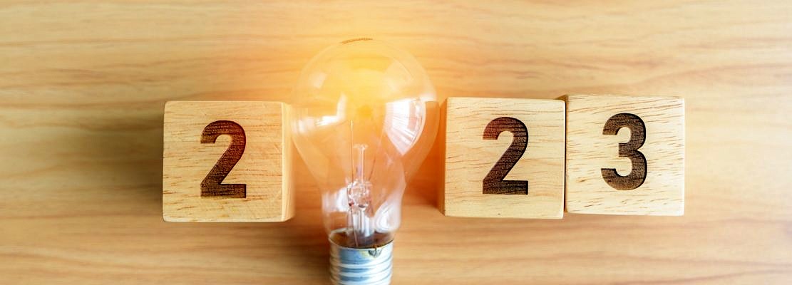 2023 block with lightbulb.