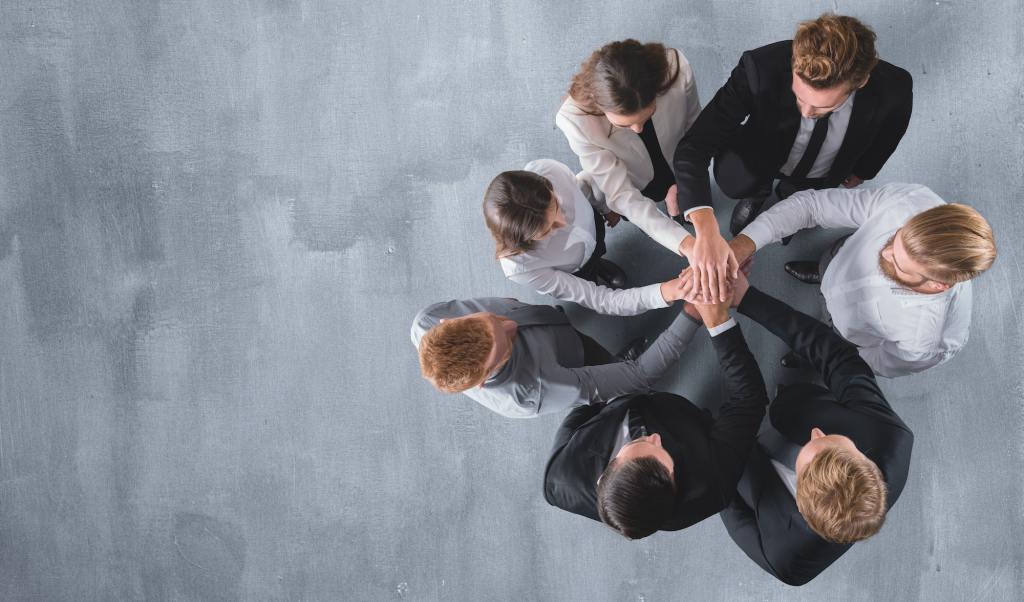 Die Macht des Teamworks: Der Schlüssel zum Erfolg? 2 Die Macht des Teamworks: Ist sie der Schlüssel zum Erfolg?