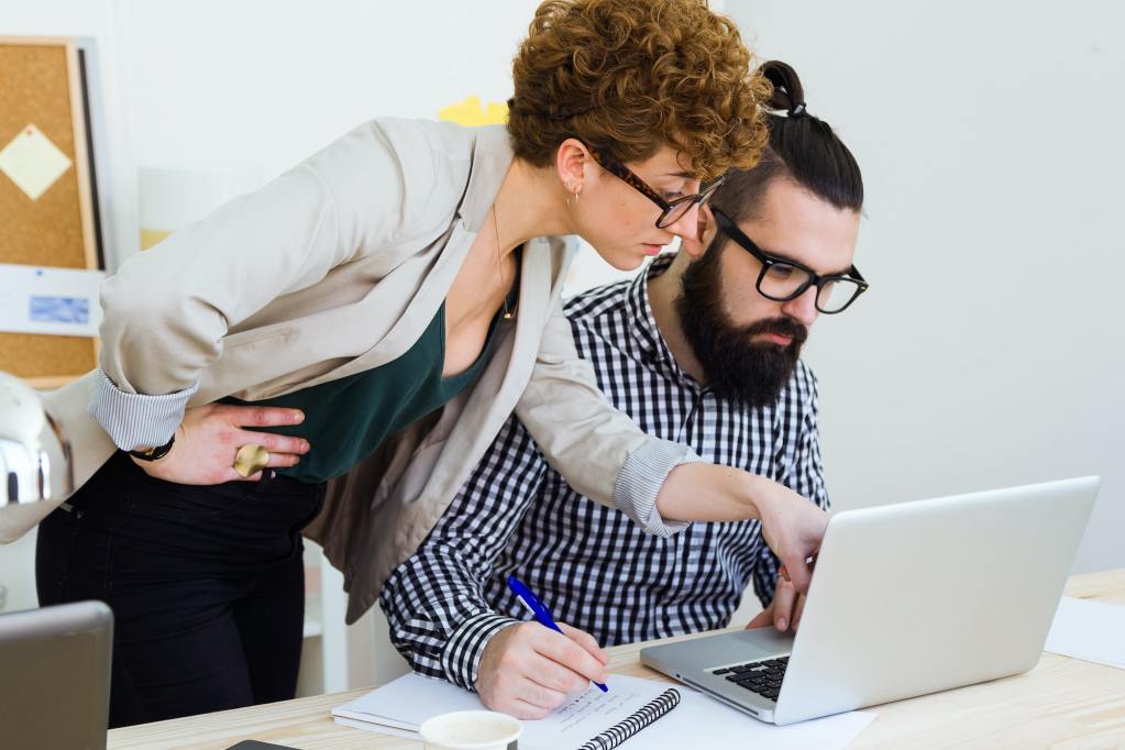 8 Tipps, mit denen Teamleiter effektives Feedback geben können
