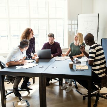 7 Soft Skills, die sich Gen Z-Mitarbeiter am Arbeitsplatz aneignen sollten 