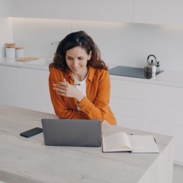 Virtuell von anderen lernen: Die 20 % des 70-20-10-Modells 