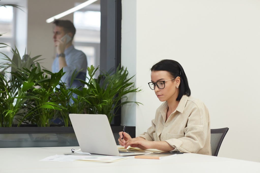 Unternehmens-LMS: Funktionen, Vorteile, Preisgestaltung und ROI 2 Unternehmens-LMS: Funktionen, Vorteile, Preisgestaltung und ROI