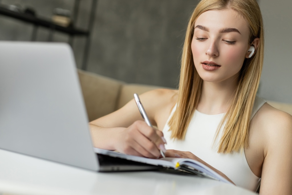 Was sind eLearning-Standards und warum sollten Sie sie befolgen? 2 Was sind eLearning-Standards und warum sollten Sie sie befolgen?