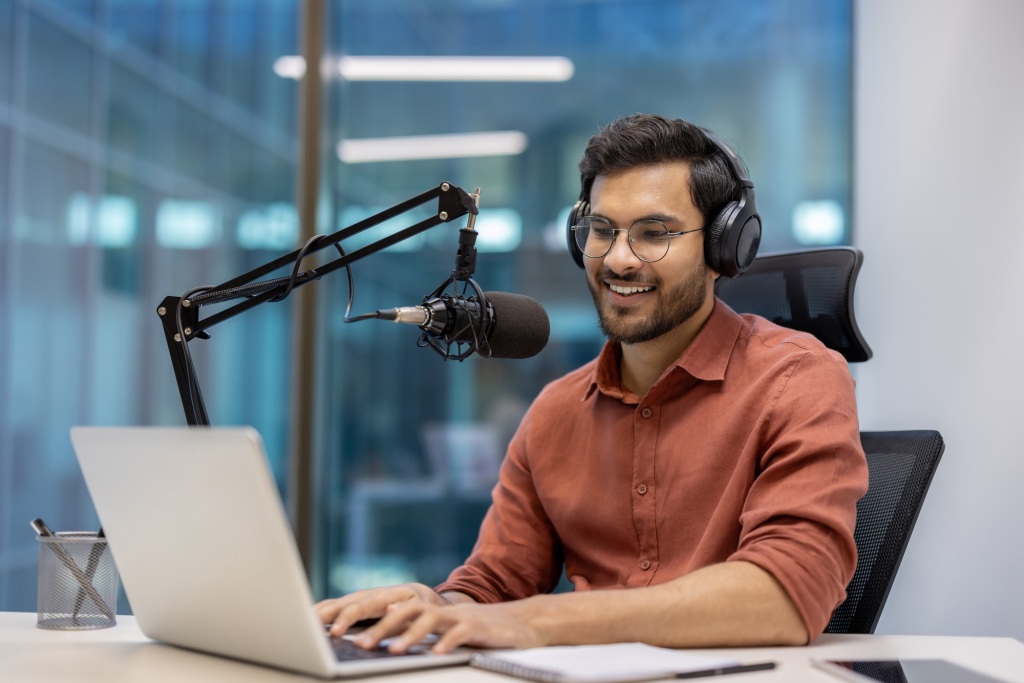 Online-Schulungs-Podcasts: 6 kreative Wege zur Reduzierung von Fehlern bei der Arbeit 2 Online-Schulungs-Podcasts: 6 kreative Wege zur Reduzierung von Fehlern bei der Arbeit