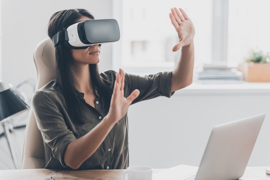 Der Aufstieg von AR und VR im Microlearning: Chancen und Herausforderungen