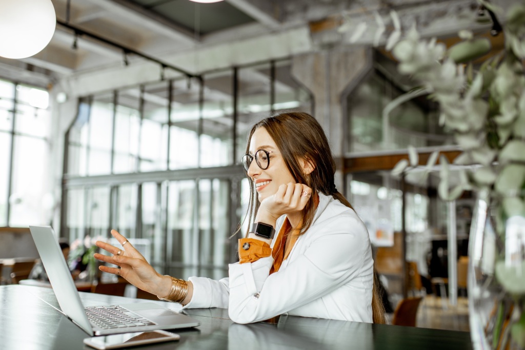 Lernen im Fluss der Arbeit: Kontinuierliches Microlearning und menschenzentriertes Design