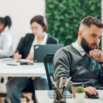 eLearning-Kursmarktplätze vs. Selbsthosting: Was ist das Beste für Ihre Online-Kurse? 
