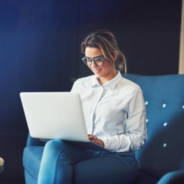 Künstliche Intelligenz in der betrieblichen Weiterbildung: Effizienter lernen, smarter arbeiten 