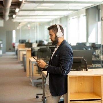 Storytelling-Podcasts: Warum wir durch Geschichten besser lernen 