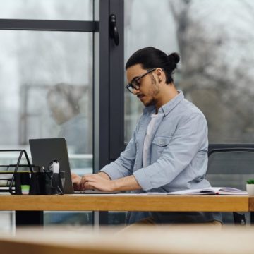 30 KI-Prompts für effektivere Compliance-Schulungen 