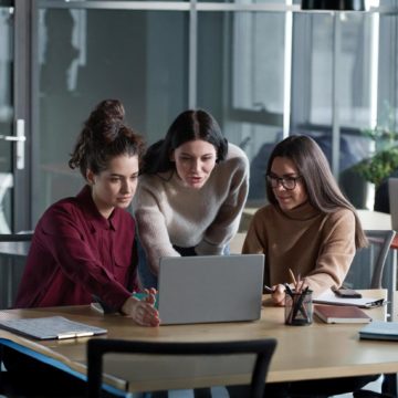 Human Skills statt Soft Skills: Warum sie im KI-Zeitalter über Erfolg entscheiden 